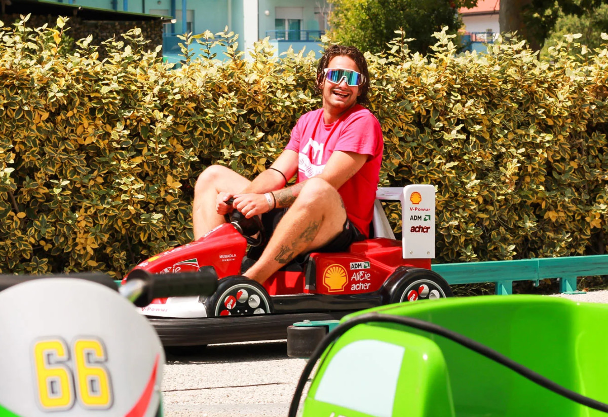 media.Slide-Racing1CFH_TosiBeach