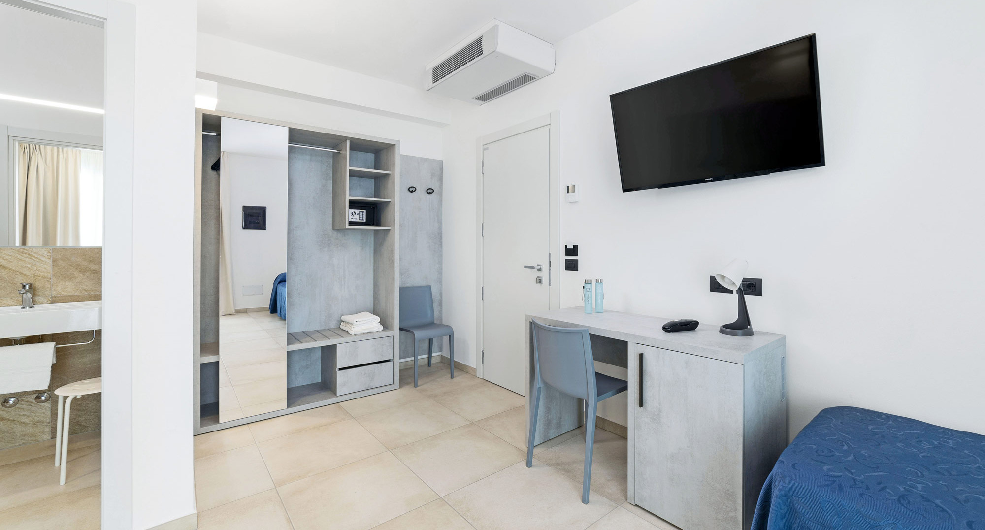 media.Camera-BechRoom-4-CFH-TosiBeach-