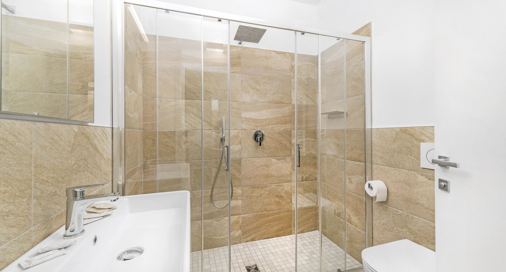 media.Camera-Vista-marelaterale-4-CFH-TosiBeach-