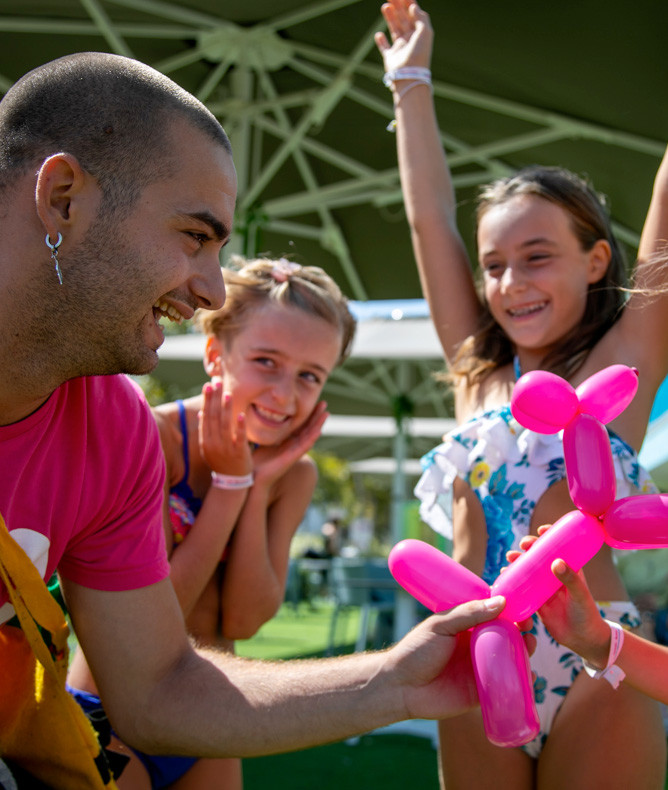 media.Gallery-Animazione-8-CFH-B.Riccione