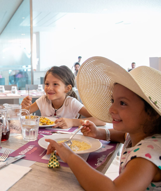 media.Gallery-Dine-Around CFH8