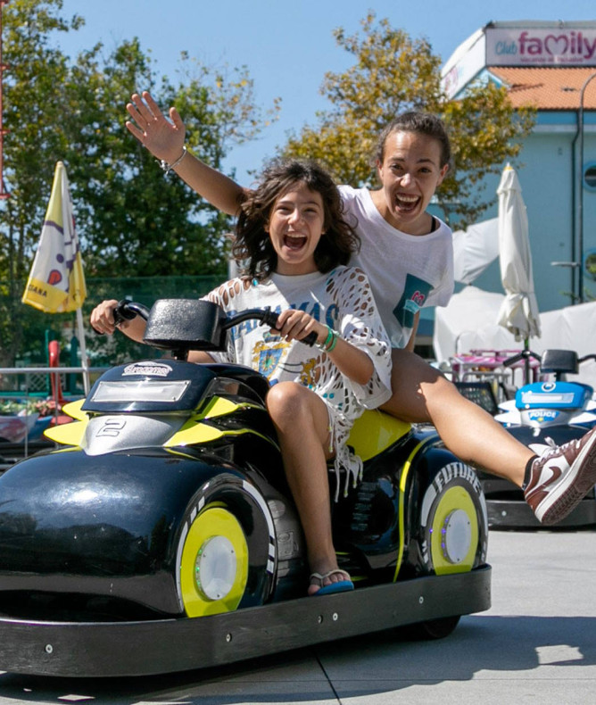 media.slide_CFH_ Racing_ pista_macchinine_club_family_hotel_tosi_beach_cesenatico