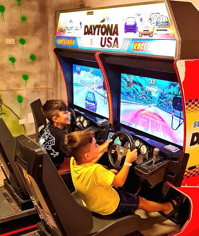 media.arcade_games_family_hotel_Tosi_cesenatico_on_sala_giochi_interna_gallery_1
