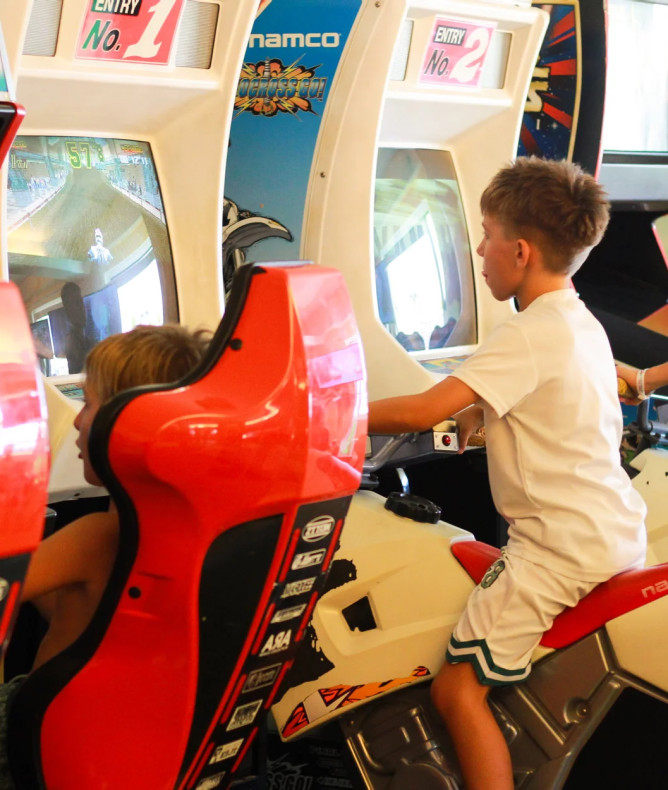 media.arcade_games_cfh_3