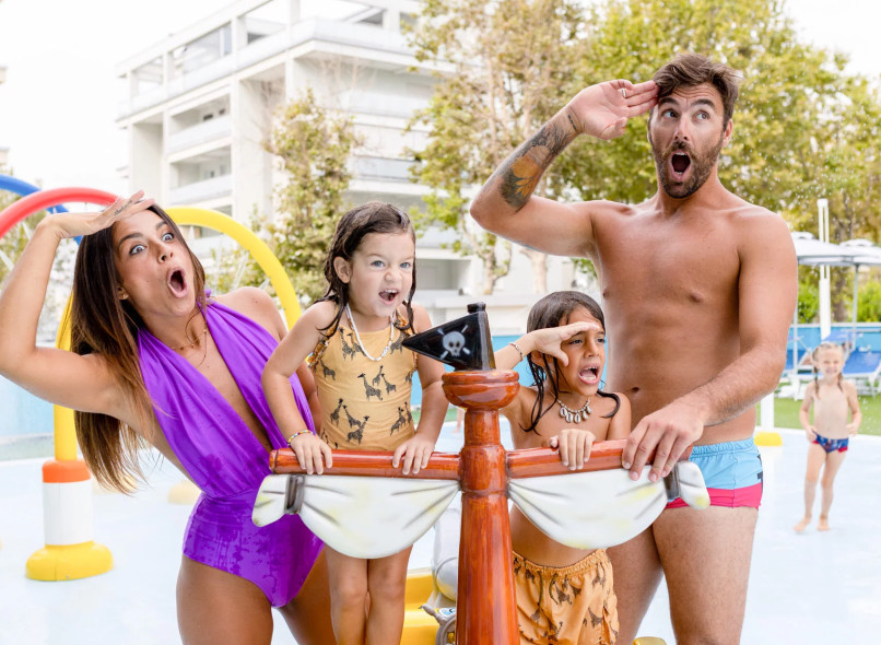 media.Slide-Piscina-2-CFH-TosiBeach