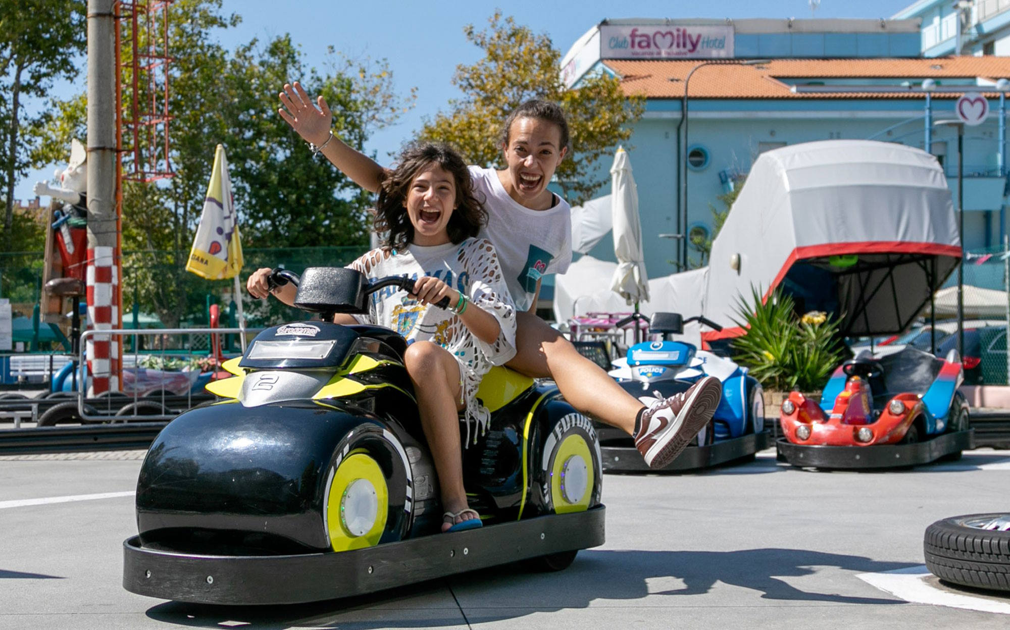 CFH Racing Pista di Macchinine: divertimento assicurato per famiglie a ...